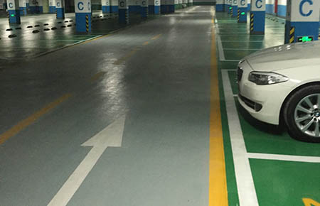 停車庫環(huán)氧地坪樹脂地坪漆使用中要注意什么？