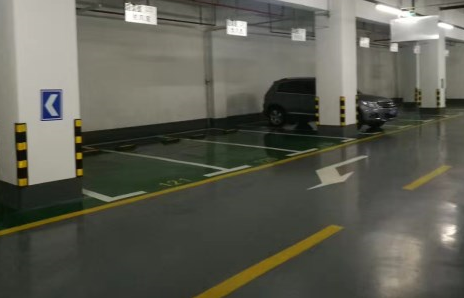 環(huán)氧地坪漆的面漆施工后會不會自然流平？