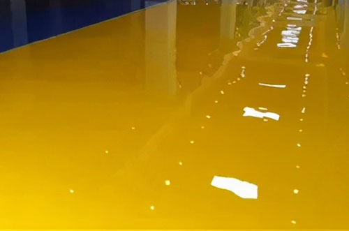 防水聚氨酯地坪出現(xiàn)地坪表面結(jié)皮、粗糙的原因